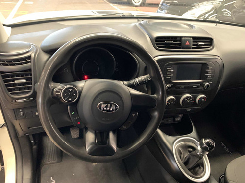 Imagen 10 de 13 de Kia Soul 1.6 Lx Std 6 Vel Ac 2019