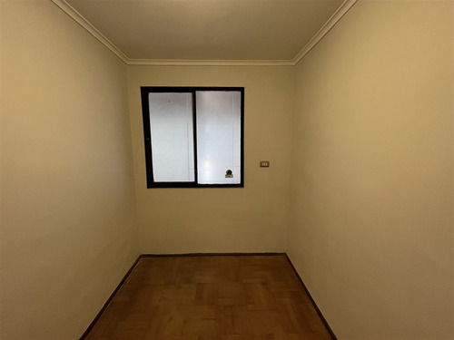 Casa En Venta De 3 Dorm. En La Cisterna