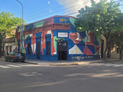 Lote / Casa / Esquina Con Local En Venta Y 8 Habitaciones / Oficinas En Primer Piso Barracas