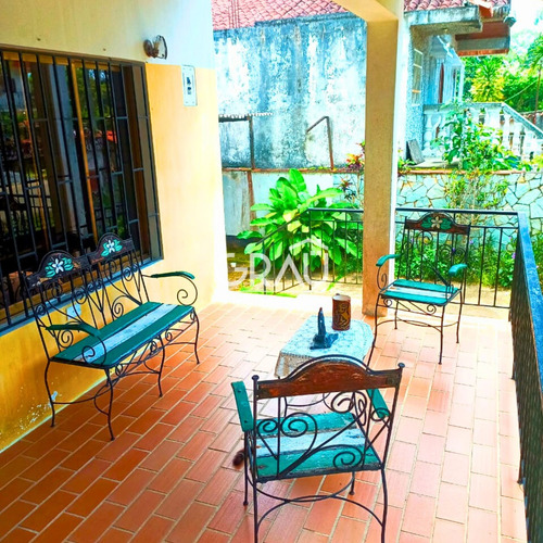 Casa En Venta Con Terreno En Altos De Santa Fe