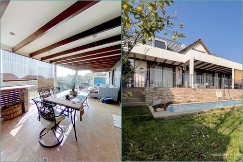 Casa En Venta 3h/2b Con Piscina En Condominio