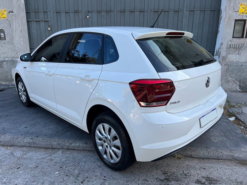 Imagen 3 de 25 de Volkswagen Polo Trendline 2018 / 50000 Km / Unico Dueño
