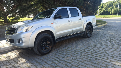 Toyota Hilux 3.0 Cd Sr 171cv 4x4 - C3