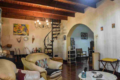 Casa En Venta Adrogue-ideal Inversor-lote 870 M2