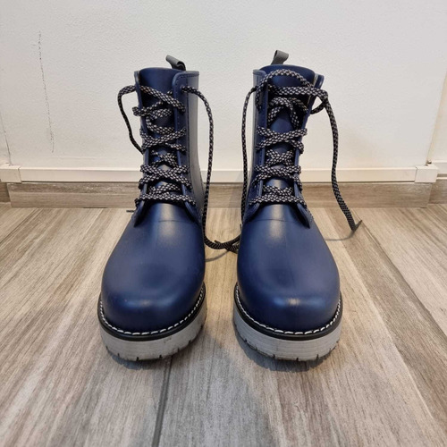 Botas Azules Para Lluvia Con Suela De Goma Gris Talle 39