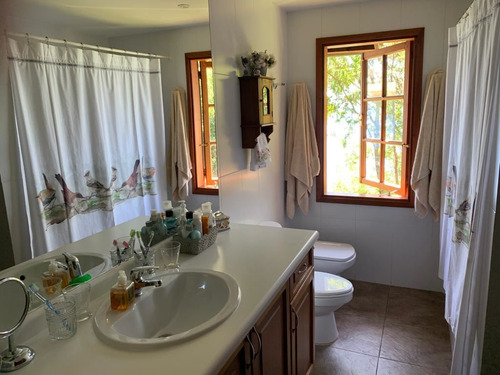 Casa En Venta De 12 Dorm. En Panguipulli