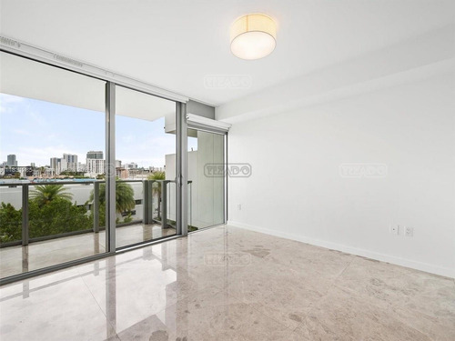 Departamento En Venta En Miami Beach, Miami, Florida