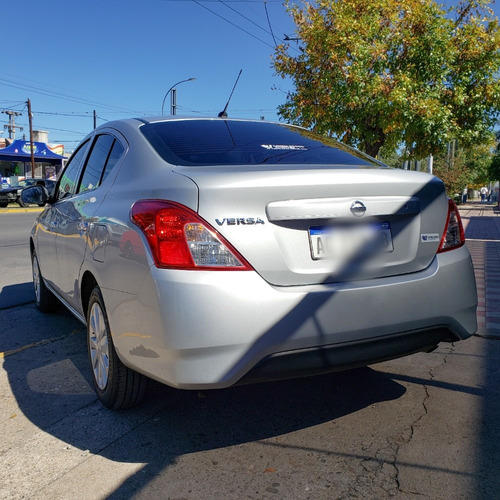 Nissan Versa Pure Drive 2018