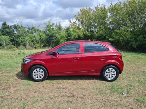 Imagen 14 de 25 de Chevrolet Onix Lt