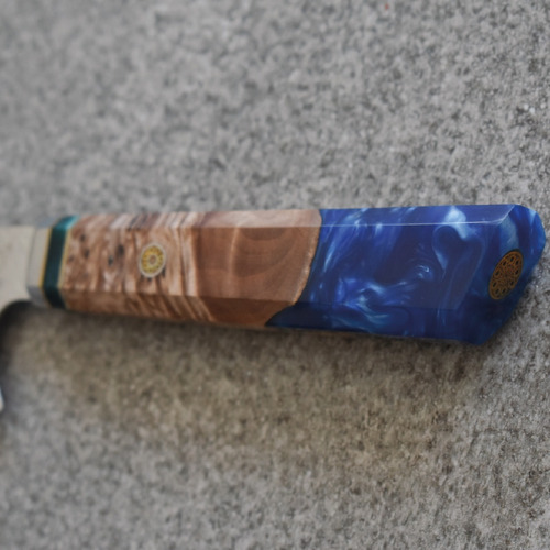 Imagen 4 de 8 de Cuchillo Kiritsuke 8,2'' - Zero Knives - Epoxy Damascus