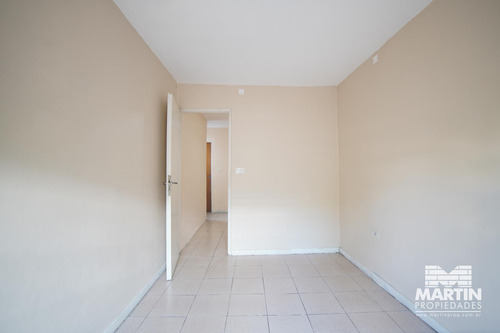 Casa Ph 3 Dptos De 2 Ambientes Cada Uno, Excelente Ubicacion 4 Cuadras De Av.