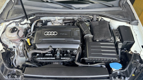 Audi A3 Sedan 1.8 Tfsi Ambition S-tronic 4p