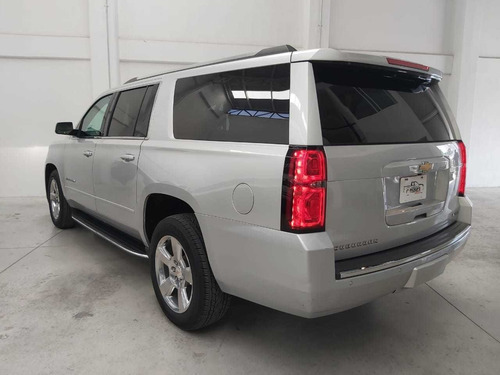 Chevrolet Suburban 2017 5.4 Premier Piel 4x4 At