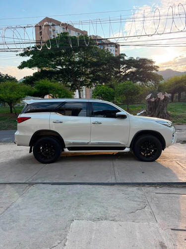 Toyota Fortuner 2.4 Street At 7As