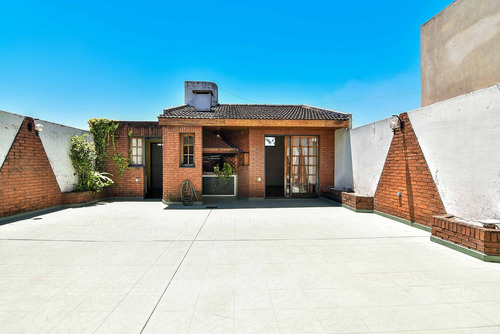 Imagen 26 de 30 de Venta Casa 5 Ambientes Con Deposito Quincho Patio