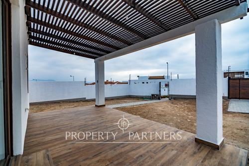 Casa Nueva Y Exclusiva En Sector Peñuelas