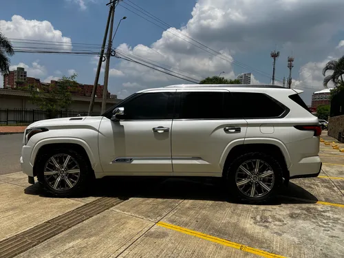 Toyota Sequoia 3.4 V6 Capstone