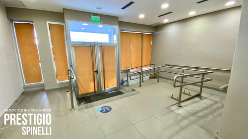 Local Comercial En Alquiler Ubicado En Centro