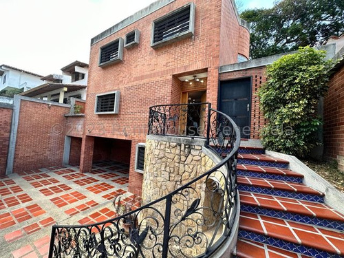 Santa Sofia. Casa En Venta. Mls 23-26261. Baruta. Caracas