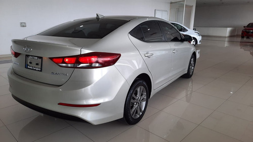 Imagen 9 de 15 de Hyundai Elantra 2018 2.0 Gls Premium At