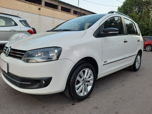 Imagen 4 de 18 de Volkswagen Suran 2014 1.6 Highline 101cv Cuero