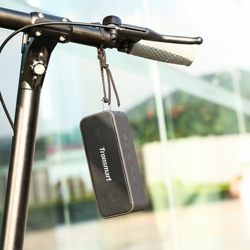 Parlante Tronsmart Tronsmart T2 Plus actualizado t2 plus actualizado portátil con bluetooth waterproof negro 220V