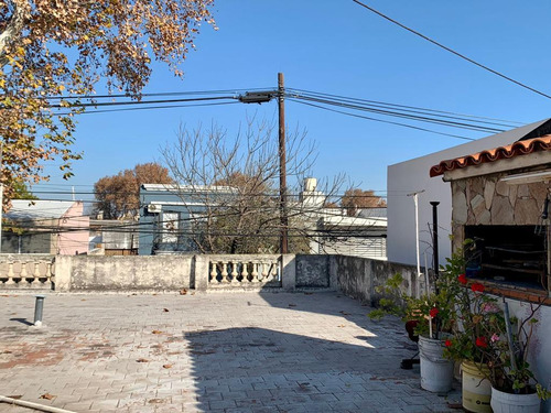 Casa En Venta Rosario España Y Hospitales - 2 Dormitorios