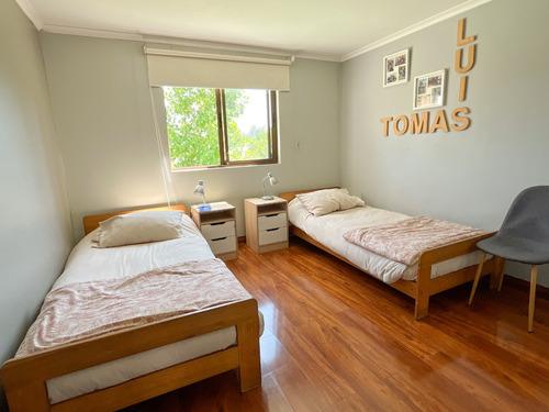 Excelente Casa Lomas De Nogales Pasaje Cerrado.