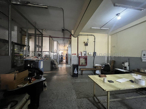Se Vende Edificio Industrial La Candelaria Mls #24-2303