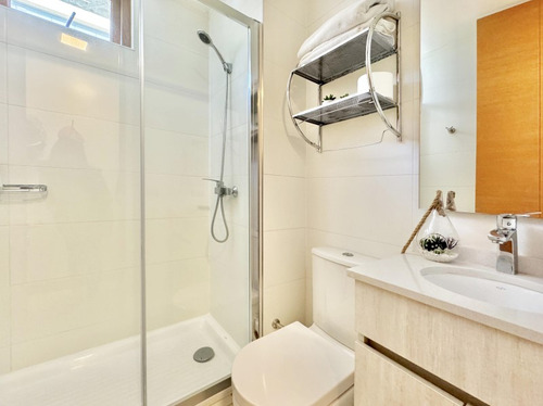 Impecable Con Jardin / No Perimetral Semi Nuevo