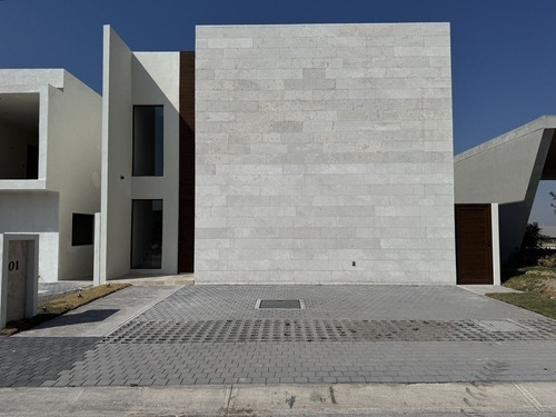 Vive Con Estilo, Cluster Con Alberca- Velasur