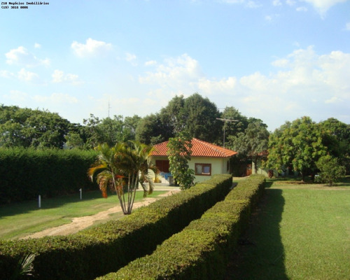 At 5.000m²,ac 560m²- Recanto Das Flores-03 Dorm.,sendo 01 Suíte Com Closet E Ar-condicionado,02 Com Armários,wc Social,sala Com 88m² Compondo 03 Ambie - Ch01467 - 2103706