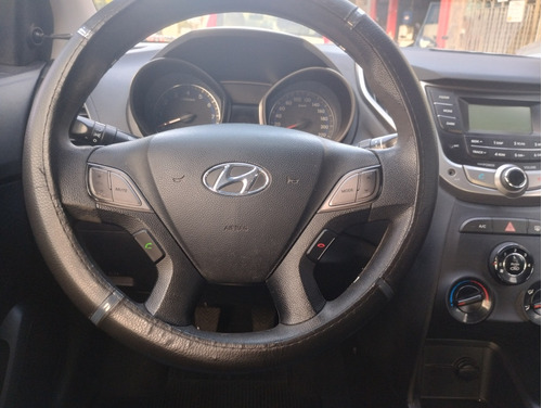 Hyundai HB20S 1.6 Comfort Plus Flex 4p