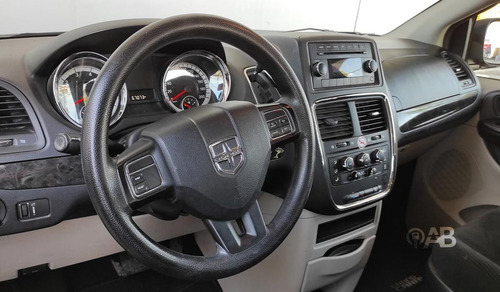 Imagen 6 de 9 de Dodge Grand Caravan 2017 3.6 Sxt At