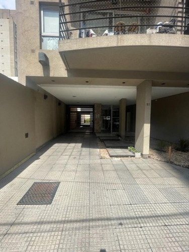 Imagen 3 de 6 de Cochera Descubierta En Banfield.