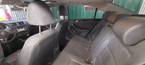 Imagen 9 de 9 de Volkswagen Vento 2.5 Luxury Mt 170hp 2012