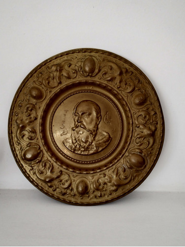 Antiguo Plato De Pared En Bronce 