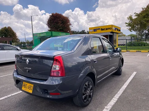 Renault Logan Familier 1-4 Mt 2014