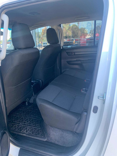 Imagen 6 de 15 de Toyota Hilux 2016 2.4 Cd Dx 150cv 4x2