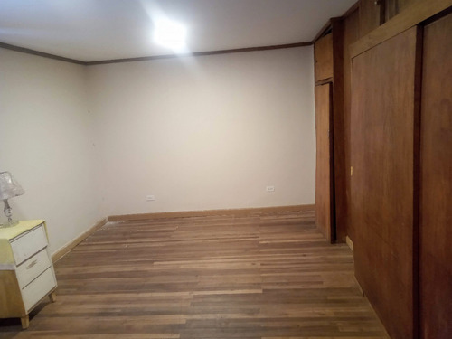 Casa De Venta En La Calle Reina Victoria Y Santa Maria - Quito