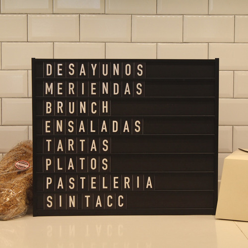 Pizarra 40x50 Cm + 100 Letras + 100 Números Intercambiables 