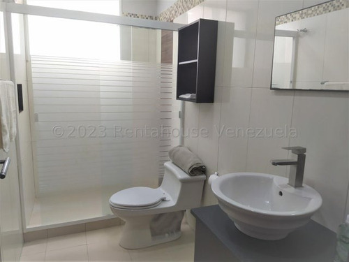 Imagen 16 de 17 de Apartamento En Alquiler Los Palos Grandes 23-18141 Lr
