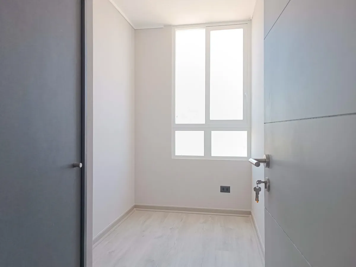 Imagen 5 de 16 de Edificio Av. Fermín Vivaceta Vista Poniente Piso 5