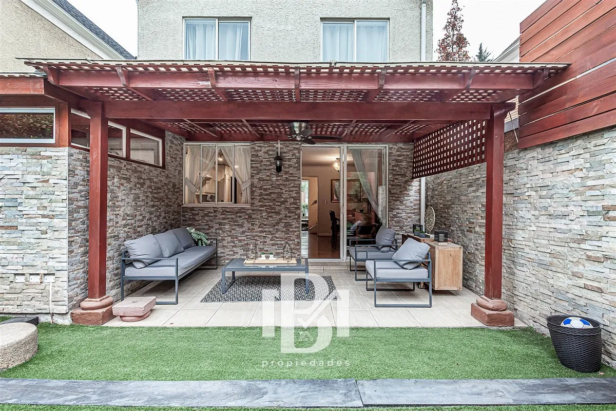 Imagen 3 de 18 de Casa En Venta De 5 Dorm. En Lo Barnechea