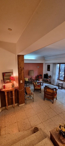 Imagen 2 de 30 de Chalet Cuatro Ambientes Con Dependencia De Servicio