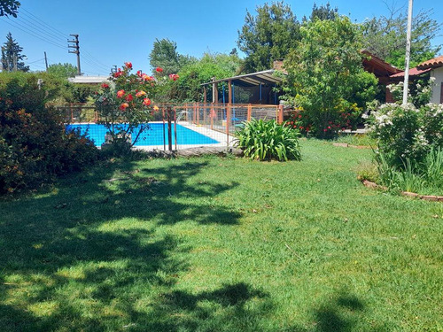 Casa En Venta - 3 Dormitorios 2 Baños - Cochera - 1.492mts2 - Paso Del Rey, Moreno