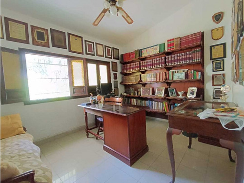 Casa En Venta En La Urb. Las Chimeneas Pe-8370419