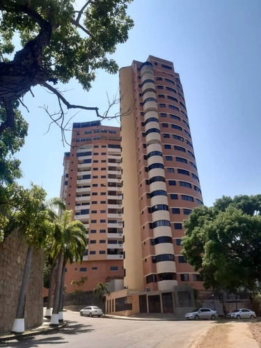 Jonathan Rodríguez Vende Amplio Apartamento Semi Amoblado En Urb. El Bosque Pla-1681