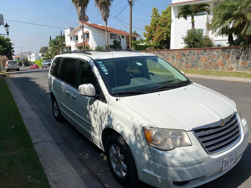 Chrysler Town & Country Touring