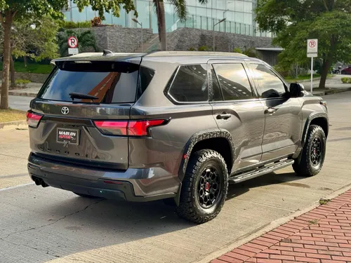 Toyota Sequoia 3.5 V6 Trd Pro